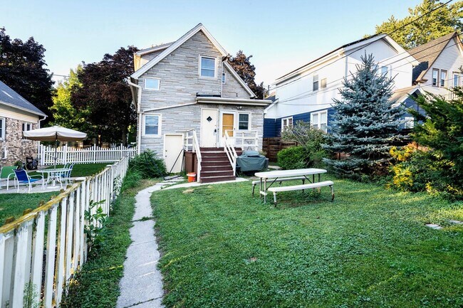 2211 E Holt Ave unit 2211A, Milwaukee, WI 53207 - photo 5