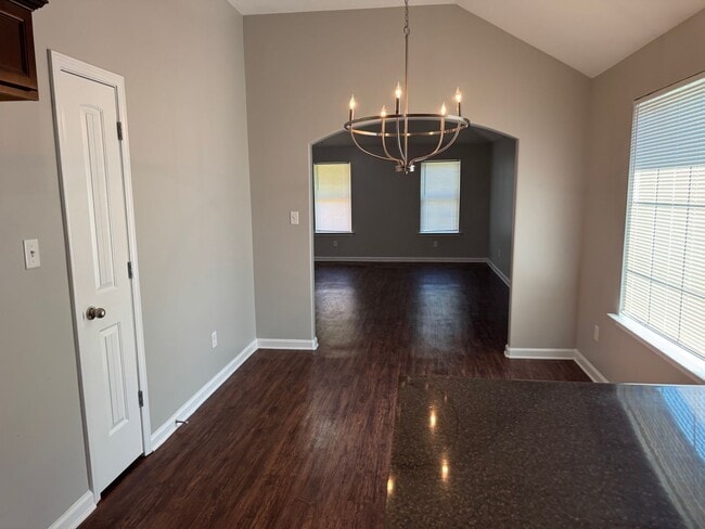 6125 Humphreys Dr, Olive Branch, MS 38654 - photo 2