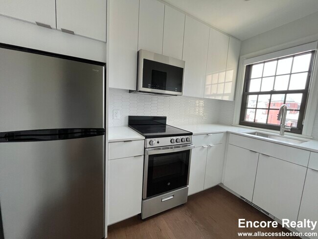 1172 Massachusetts Ave unit 208, Cambridge, MA 02138 - photo 3