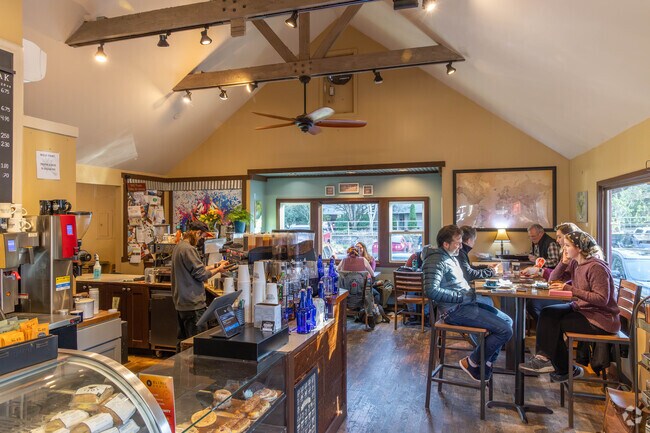 Issaquah Cafe is always bustling with activity near North Issaquah.