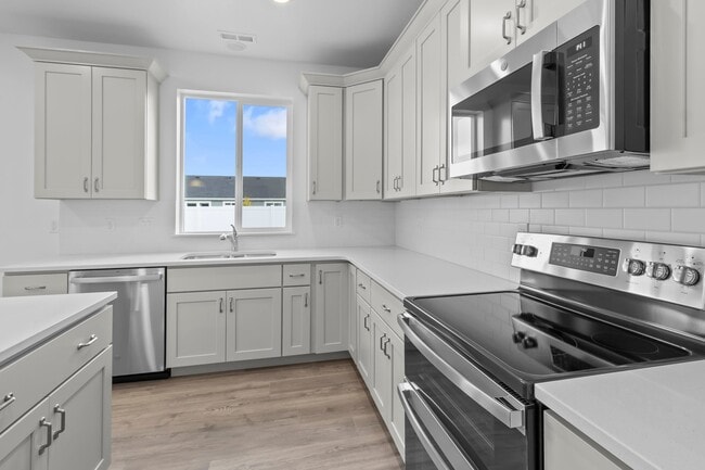 2409 W 2950 N, Farr West, UT 84404 - photo 7