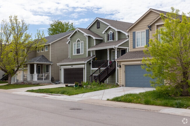 Multi car garages and large yards are standard fare in Cottonwood.