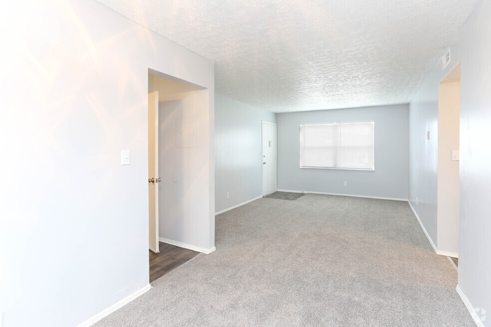 2BR, 1BA - 825 SF - Living Room