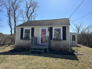 22 Marten Ave, Narragansett, RI 02882