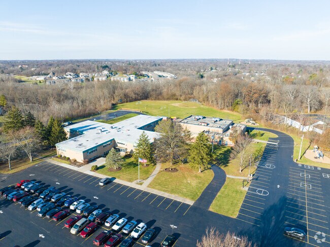 The John Paul II Catholic School has a big sized parking lot making it easy to go in and out.