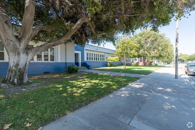 Bret Harte Elementary's minority student enrollment is 60%.