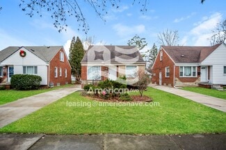 20894 Lancaster St, Harper Woods, MI 48225
