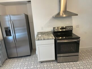 706 Middle St Unit Apartment 1, Bath, ME 04530
