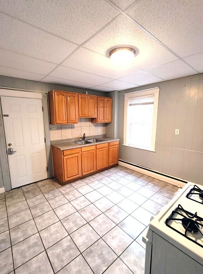 3 Veto St unit 2, Providence, RI 02908 - photo 5