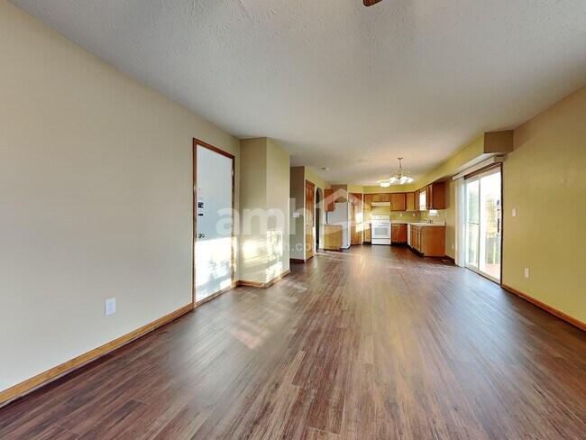 7036 Maple Crest Ct, Hamilton, OH 45011 - photo 5