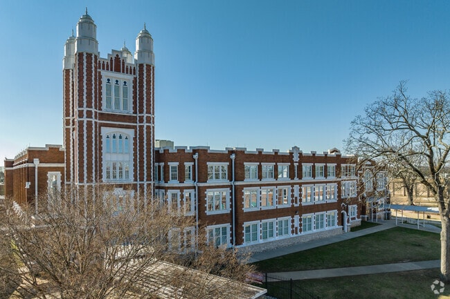 Early College High School at Carver is a public school in Atlanta.