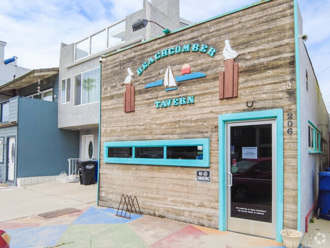 The Beachcomber is a beer and wine bar across from the Silver Strand State Beach.