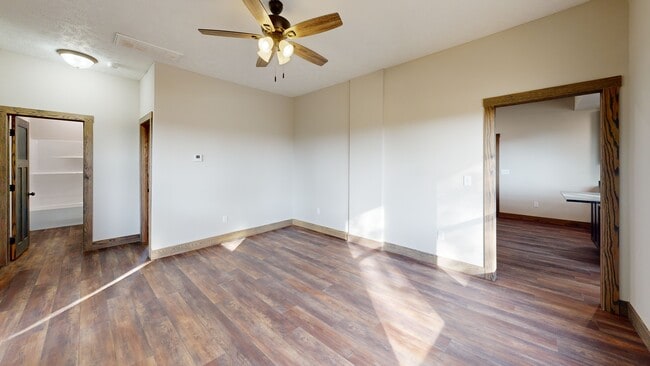 312 E Grant St, Clever, MO 65631 - photo 3