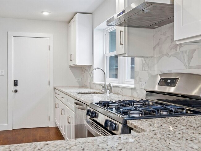 79 Bailey Rd unit 1, Somerville, MA 02145 - photo 5