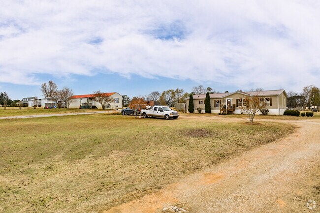 Cartwright locals can find mobile homes with long driveways.