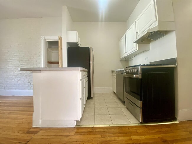 863 Massachusetts Ave unit 56, Cambridge, MA 02139 - photo 3