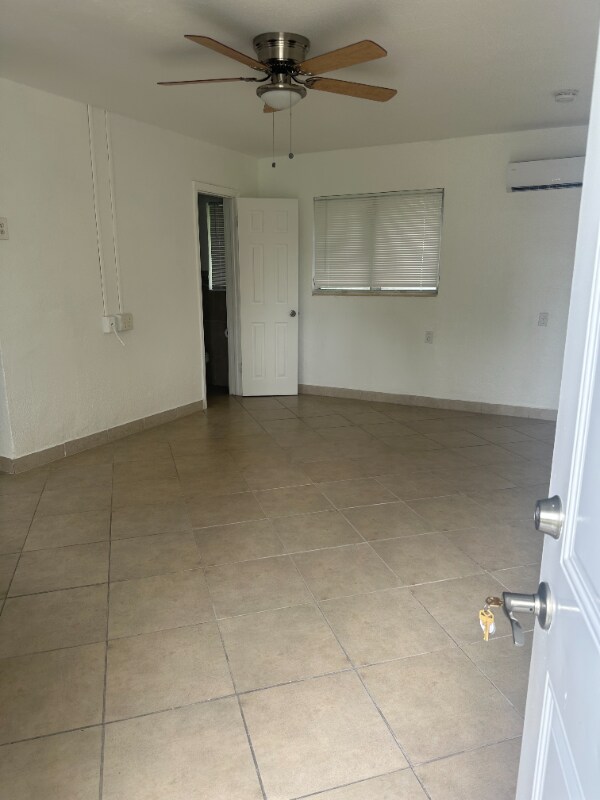 1064 N Tamiami Trail, North Fort Myers, FL 33903