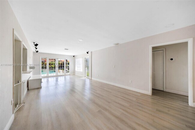 5781 SW 25th St, Miami, FL 33155 - photo 6