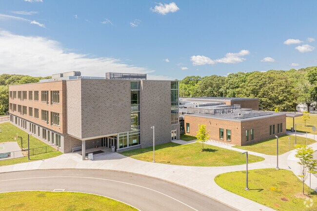 Mystic River Magnet School has a niche score of B.