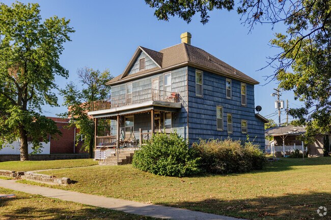 There are a handful of larger, 2-story homes found in Blendville North.
