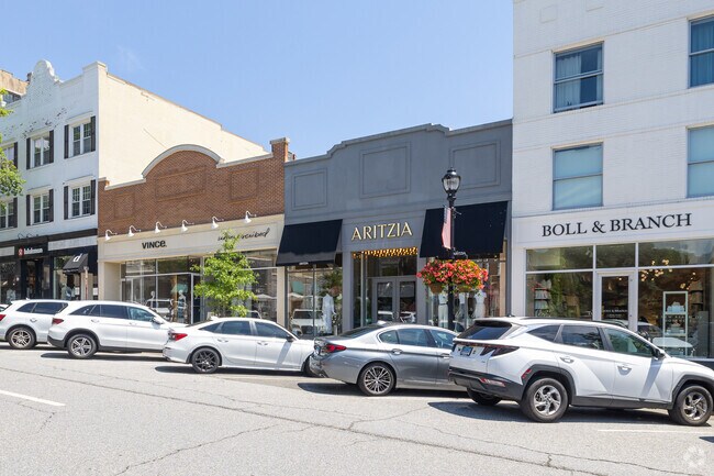 Mid Country West features high end fashion retail throughout town.
