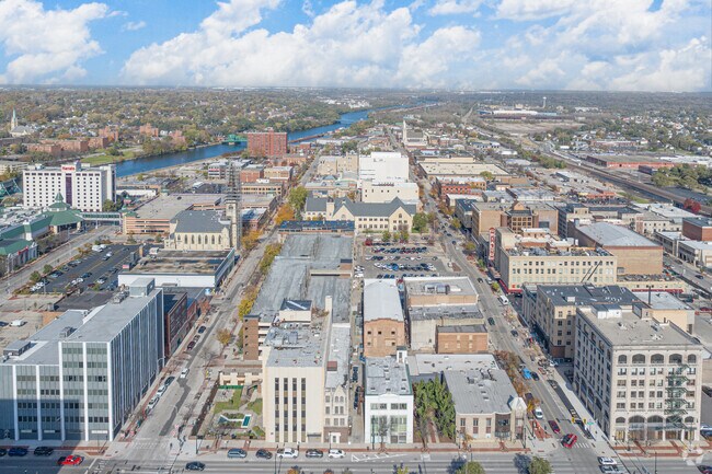 Belmont is only 5 minutes away from downtown Joliet.