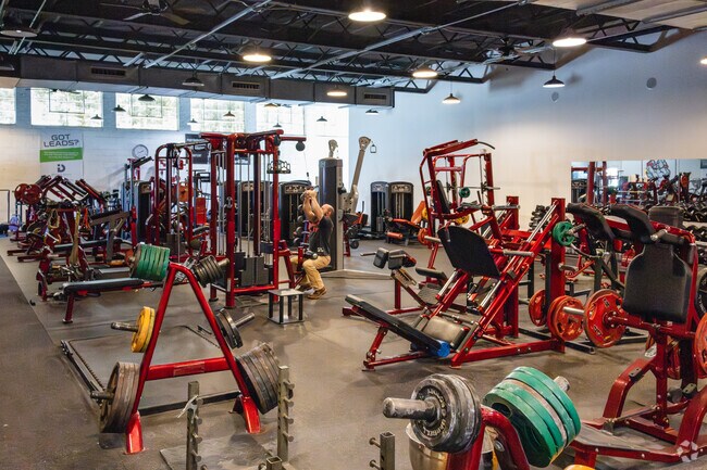 There are also a few gyms to choose from right outside of Dacusville.