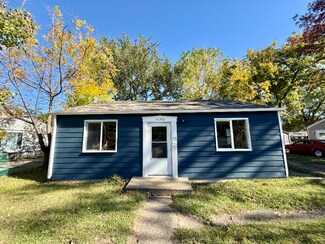 1026 38th St, Moline, IL 61265