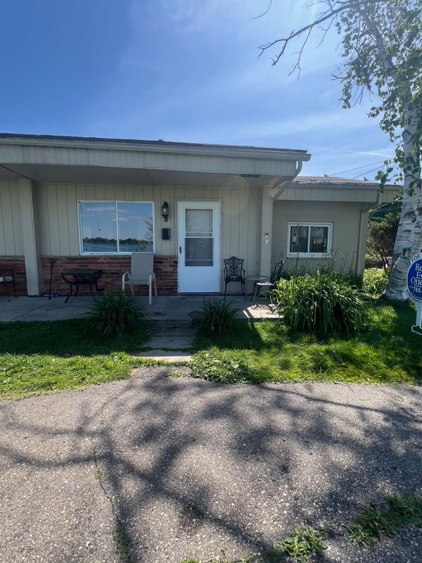 9237 N River Rd, Clay Township, MI 48001