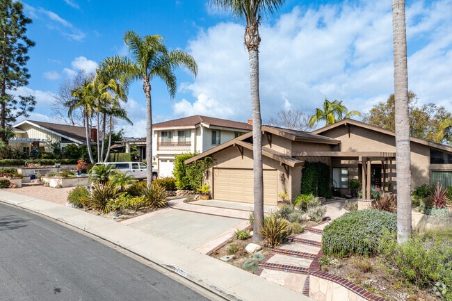 Many homes in Crown Valley Highlands have mid century modern architecture with stunning views of the hills.