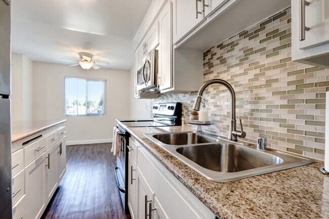 The Montecito, Van Nuys, CA 91411 - photo 5