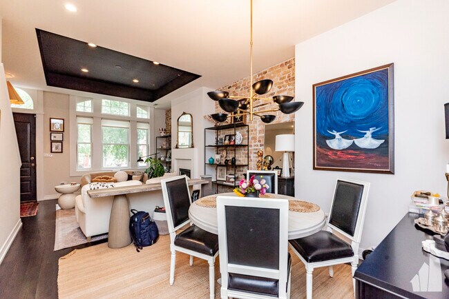 812 S Oakley Blvd unit 2, Chicago, IL 60612 - photo 2