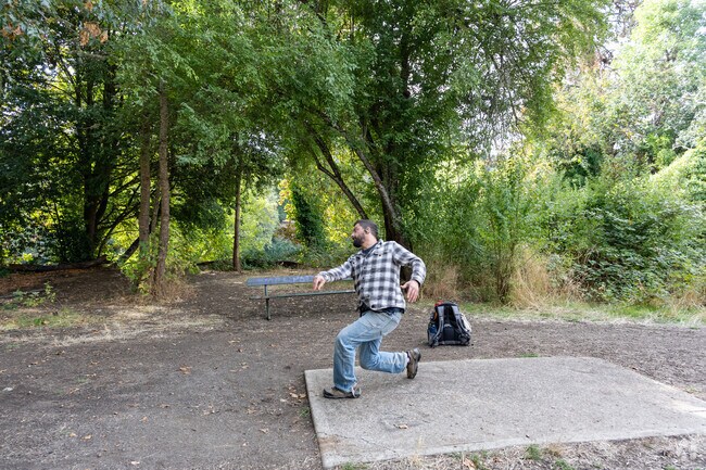 Laurelwood activities include the Riverfront Disc Golf Course.
