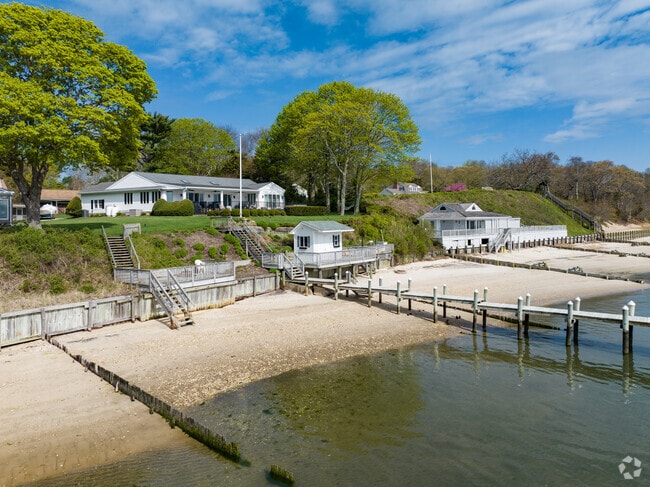 This Suffolk County hamlet Attracts Buyers with Walkable Beaches, Low-key Restaurants and Good Schools in Nassau Point