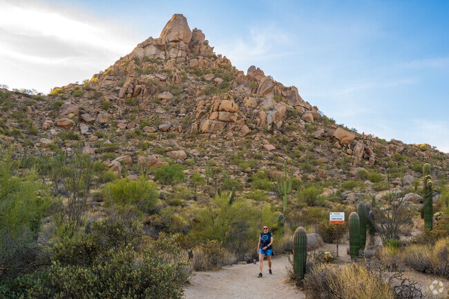 Twenty miles of private hiking trails wind throughout the Desert Mountain neighborhood.
