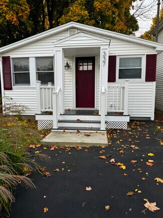 337 King Philip St Unit 3, Raynham, MA 02767