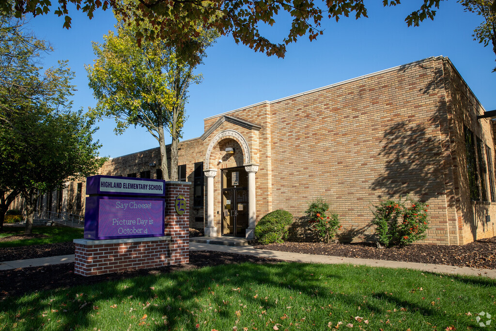 Highland Elementary School provides education in the neighborhood of 
Ephrata