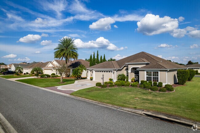 A beautiful row of Designer homes in the Village of Saint Charles.