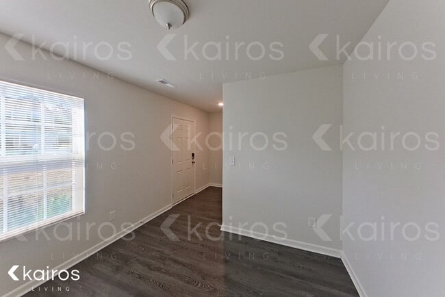 204 Glenoaks Dr, Lexington, NC 27292 - photo 2