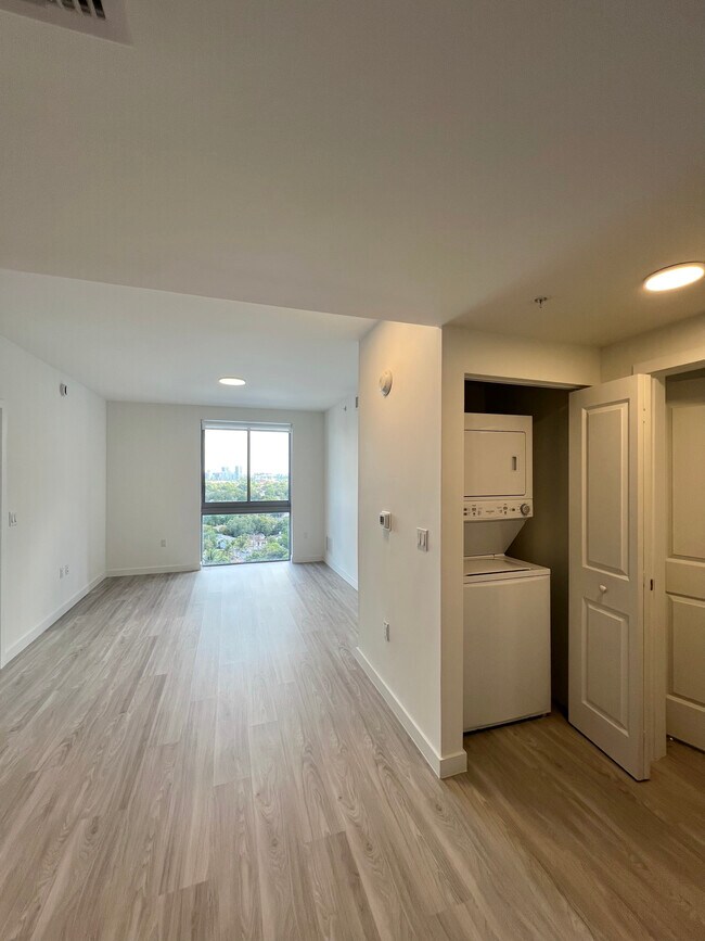 1420 NW 33rd St unit B3, Miami, FL 33142 - photo 3