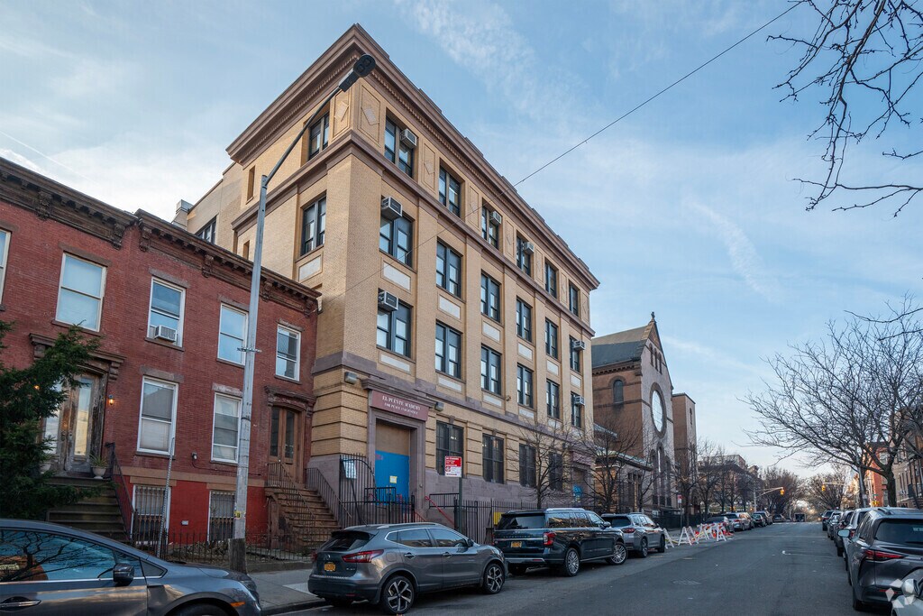 El Puente, inspiring and nurturing leaders for peace and justice since 1982.