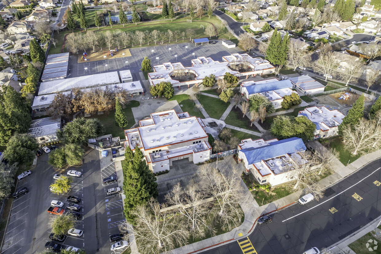 Elk Grove Elementary School, Elk Grove CA Rankings & Reviews - Homes.com