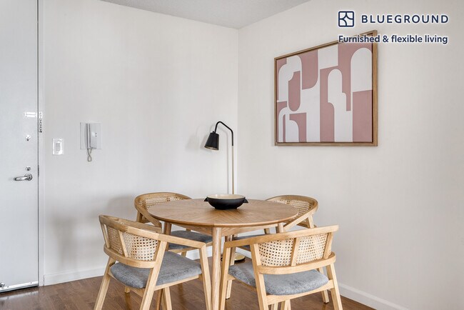 175 E 96th St unit FL21-ID1072, New York, NY 10128 - photo 3