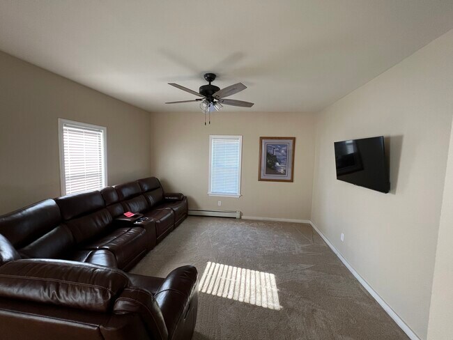 329 Turner St unit Upstairs, Auburn, ME 04210 - photo 7