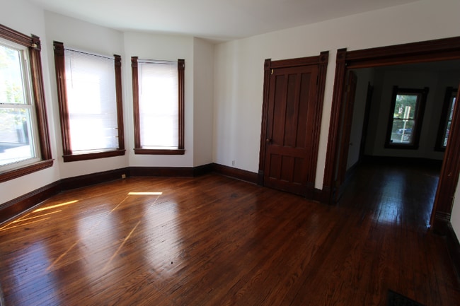 213 S Lowell Ave unit Floor 1, Syracuse, NY 13204 - photo 7