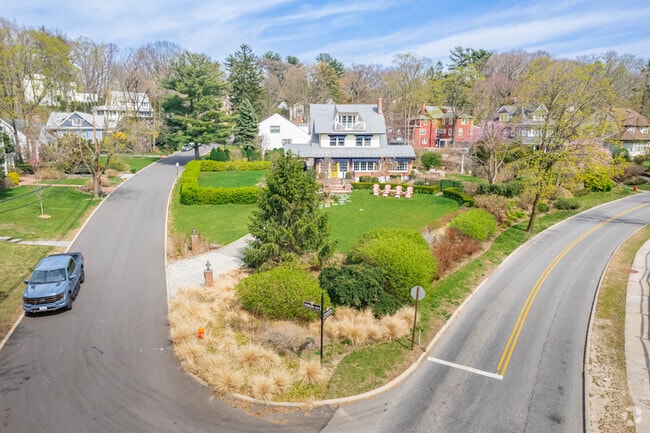 Many of the homes in Baxter Estates feature large plots of property.