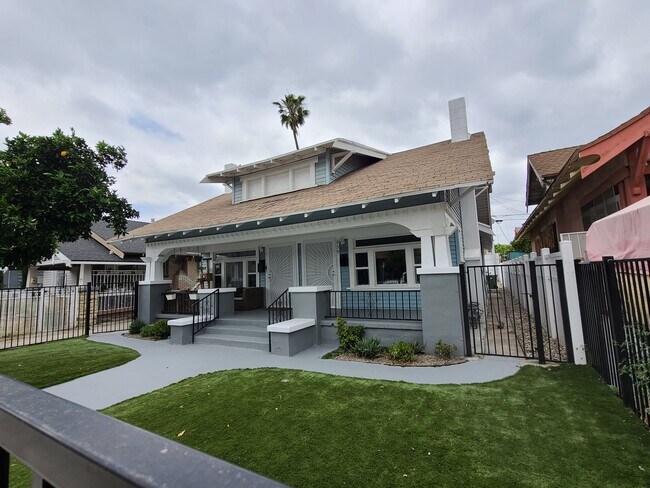 639 W 43rd St unit 641, Los Angeles, CA 90037 - photo 2