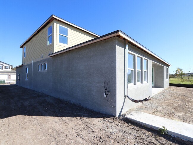 31143 Hayman Loop, Wesley Chapel, FL 33545 - photo 4