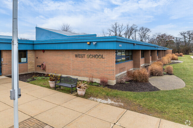 West School is ranked as the 8th best elementary school in Cook County.