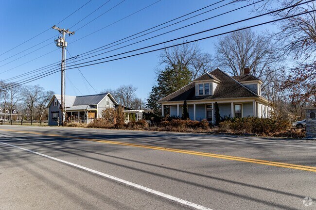 Two Story Bungalow style homes can be found in Leiper's Fork.